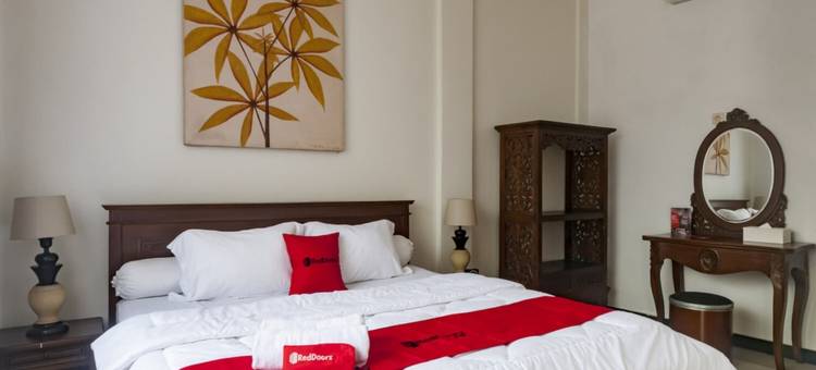 红多兹伊斯兰Plus酒店-近希布布尔特朗斯公寓(RedDoorz Syariah Plus Near Trans Studio Cibubur)图片