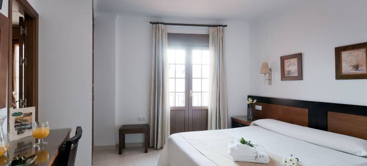 布兰科佛得角餐厅酒店(Hotel Restaurante Blanco y Verde)图片