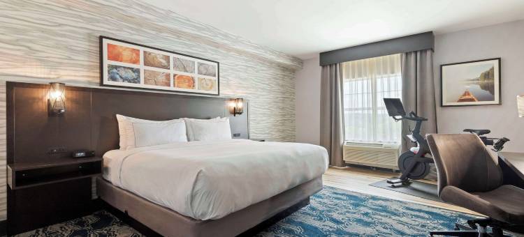 弗朗特皇家蓝岭沙道斯希尔顿逸林酒店(DoubleTree by Hilton Front Royal Blue Ridge Shadows)图片