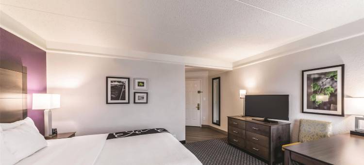 奥斯汀机场拉昆塔温德姆套房酒店(La Quinta Inn & Suites by Wyndham Austin Airport)图片