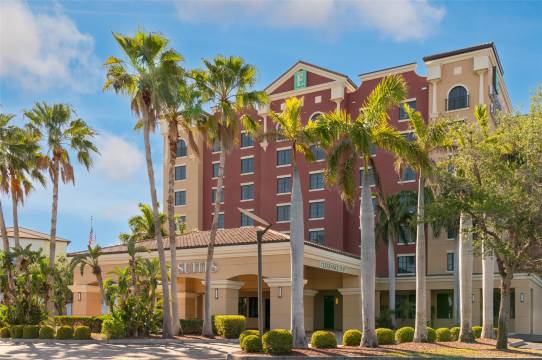 迈尔斯堡-FL希尔顿安泊酒店(Embassy Suites by Hilton Fort Myers Estero)