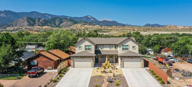 4卧室派克斯峰景色，离徒步和餐饮只有几分钟！！(4Bd Pikes Peak Views Minutes to Hiking & Dining)图片