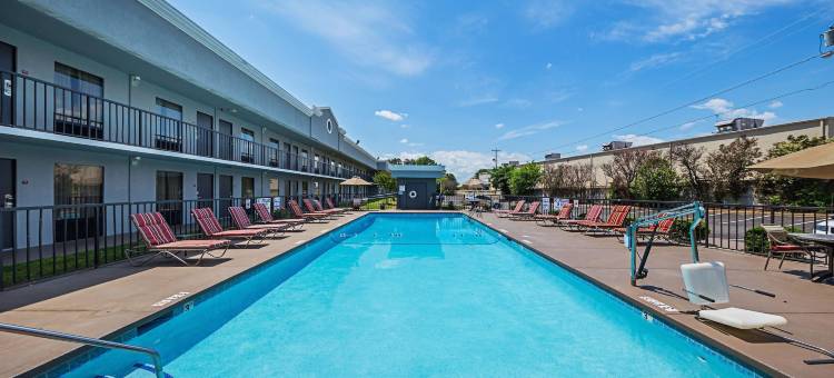 格林维尔品质酒店及套房 - 海伍德购物中心(Quality Inn & Suites Greenville - Haywood Mall)图片