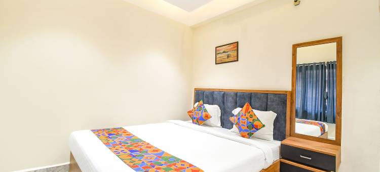 Fabhotel Prime The Golden Plaza的黄金广场(FabHotel Prime the Golden Plaza - Nr Tarapith Temple)图片