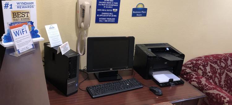 俄亥俄州吉拉德扬斯敦温德姆戴斯套房酒店(Days Inn & Suites by Wyndham Youngstown / Girard Ohio)图片