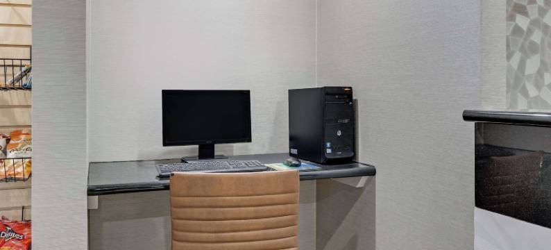 伊利娱乐场附近克拉丽奥酒店(Clarion Pointe Near Erie Casino)图片