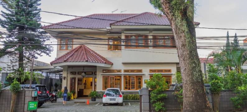 红多兹酒店-近新邦达戈2号(RedDoorz Near Simpang Dago 2)图片