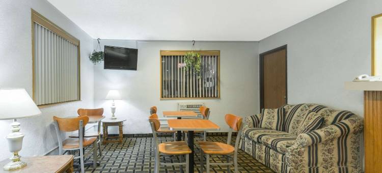 特温斯堡-克利夫兰地区速8酒店(Super 8 by Wyndham Twinsburg/Cleveland Area)图片