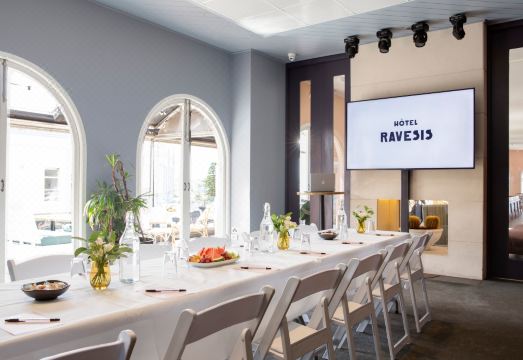 Hotel Ravesis Hotel Overview