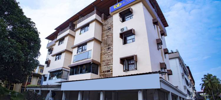 Fabhotel 舒适住宿(FabHotel Comfort Stays - Nr Miramar Beach)图片