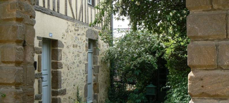 瑞莱斯圣帕维公寓酒店(Petite Maison Romantique au Calme, Cœur Historique, Vue Ville et Jardin)图片