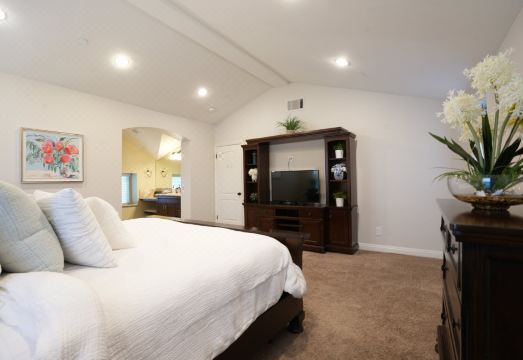 Destination #08 Hotel Overview