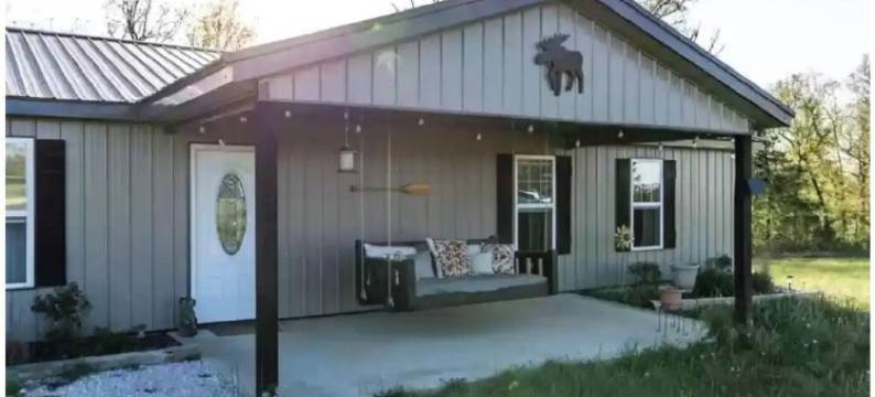 The Moose Lodge by the Buffalo River.图片