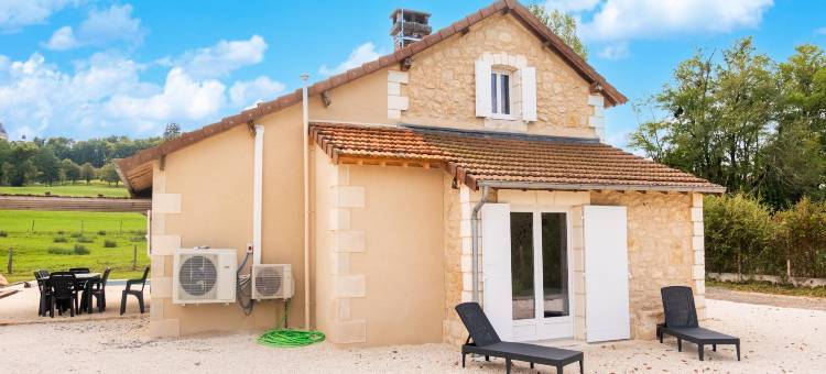 Charming Holiday Home with Private Pool图片
