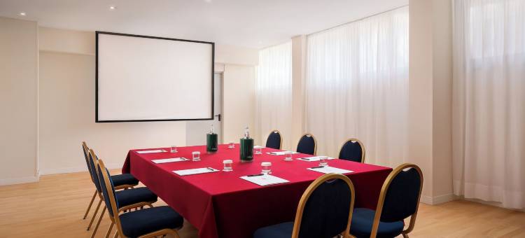 新那阿斯特酒店(Hotel Sina Astor)图片