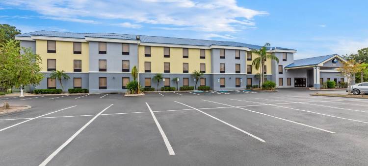 莱克兰戴斯套房酒店(Days Inn & Suites by Wyndham Lakeland)图片