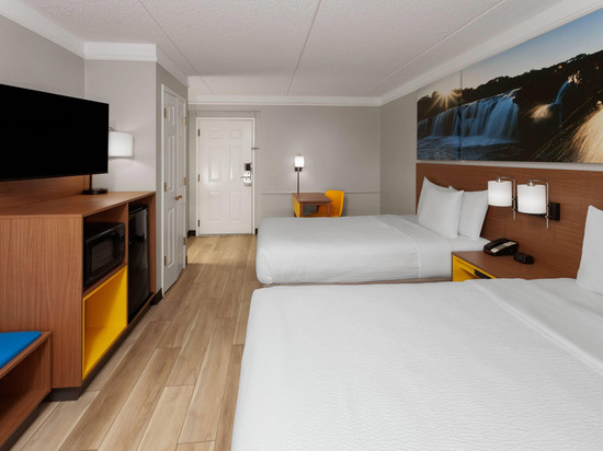 阿灵顿高地戴斯套房酒店