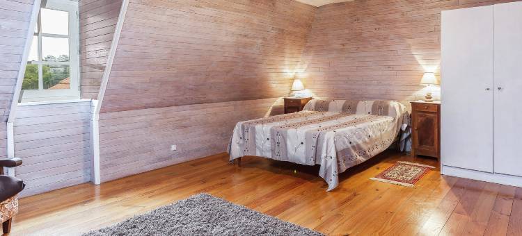 Comfortable holiday home with private pool图片