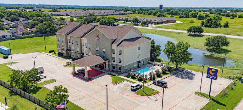 纳瓦索塔舒适套房酒店(Comfort Inn & Suites Navasota)图片