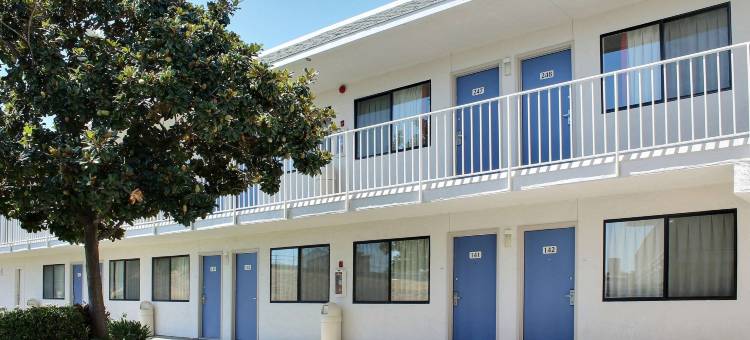 阿塔斯卡德罗6号汽车旅馆(Motel 6 Atascadero, CA)图片