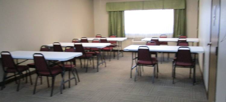 普拉特城KCI机场温德姆华美达酒店(Ramada by Wyndham Platte City KCI Airport)图片