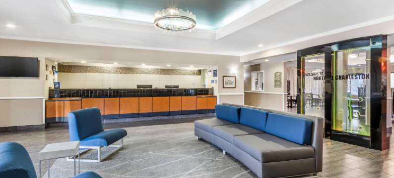 北查尔斯顿-诺斯伍兹舒适套房酒店(Comfort Inn & Suites North Charleston - Northwoods)图片