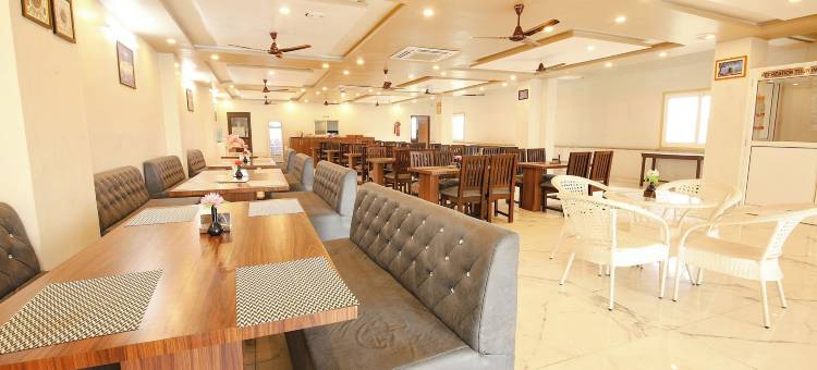鲁德拉酒店(FabHotel Rudra)图片