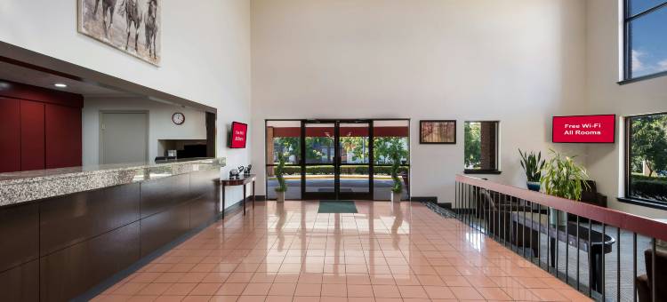 莱辛顿 - 汉堡红屋顶套房酒店(Red Roof Inn & Suites Lexington – Hamburg)图片