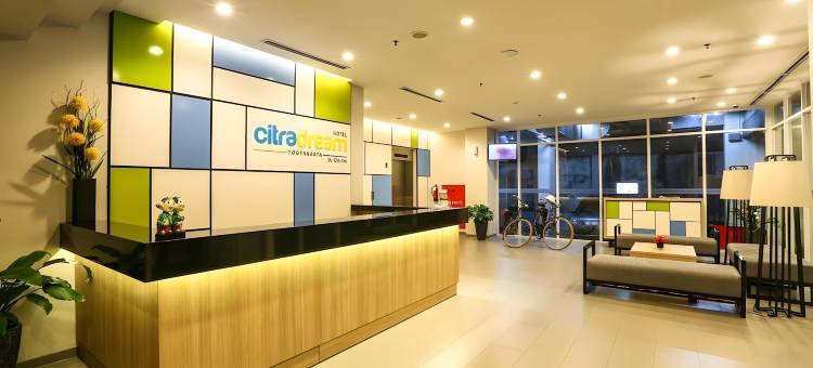 日惹奇特拉瑞姆图古酒店(Hotel Citradream Tugu Yogyakarta)图片