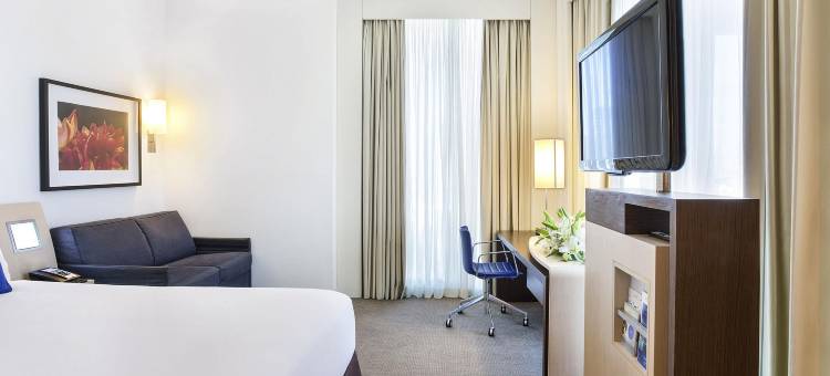 阿布扎比阿尔布斯坦诺富特酒店(Novotel Abu Dhabi Al Bustan)图片