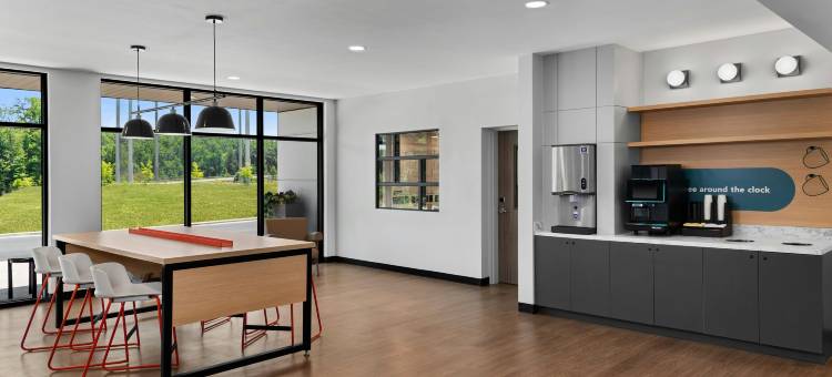 StudioRes by Marriott 格林斯伯勒机场(StudioRes by Marriott Greensboro Airport)图片