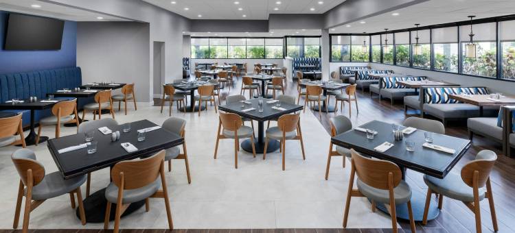 奥兰多维斯塔中心布埃纳维斯塔湖万怡酒店(Courtyard Orlando Lake Buena Vista at Vista Centre)图片