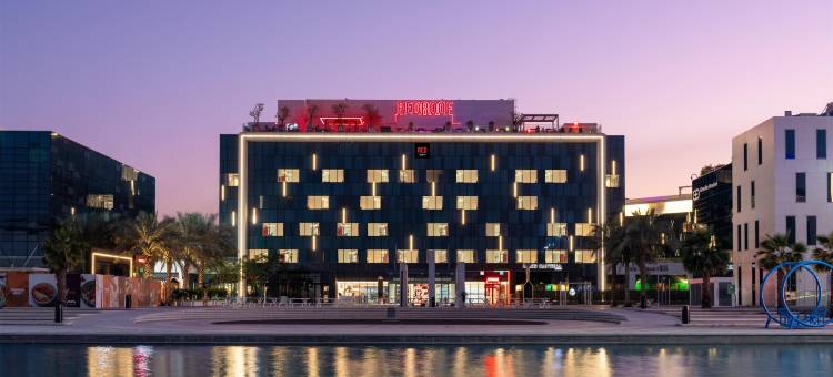 迪拜硅谷绿洲丽芮酒店(Radisson Red Hotel, Dubai Silicon Oasis)图片