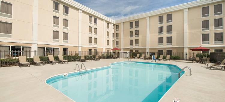 哥伦布国际机场希尔顿欢朋酒店(Hampton Inn Columbus-International Airport)图片