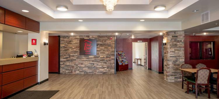 印第安纳波利斯机场红顶套房酒店(Red Roof Inn & Suites Indianapolis Airport)图片