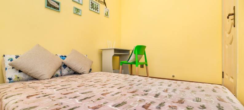 都江堰公寓青城山下熊猫谷三居室山景房民宿(水泽路1号分店)图片