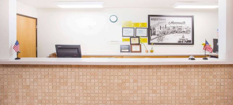 蒙莫斯温德姆速8酒店(Super 8 by Wyndham Monmouth IL)图片