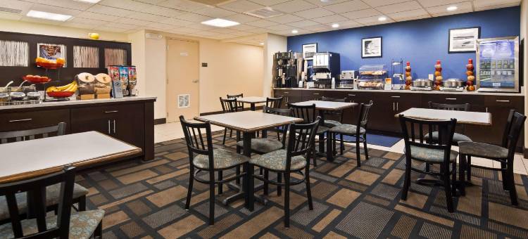 伯克希尔山贝斯特韦斯特优质套房酒店(Best Western Plus Berkshire Hills Inn  Suites)图片