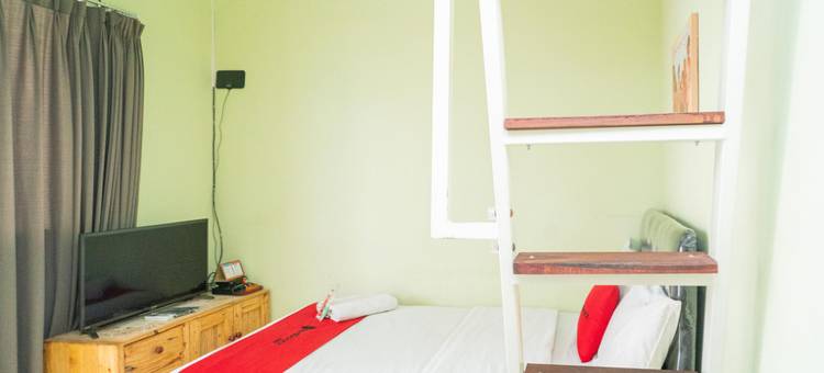 红多兹酒店-近诗都阿佐太阳城购物中心(RedDoorz Syariah Near Suncity Mall Sidoarjo)图片