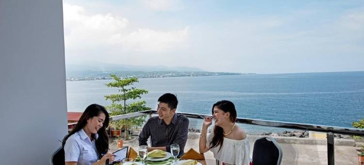 万鸦老瑞兹臻选梅加玛斯酒店(Whiz Prime Hotel Megamas Manado)图片