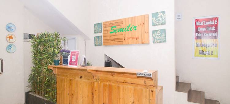 RedDoorz Plus Syariah酒店靠近三邦市政广场(RedDoorz Plus Syariah Near Alun Alun Sampang)图片