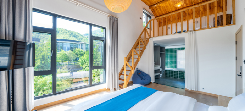 安吉比邻泳池度假民宿(余村两山景区店)图片