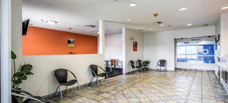 纽布朗费尔斯6号汽车旅馆(Motel 6 New Braunfels, TX)图片