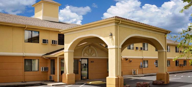 曼西鲍尔速8酒店(Super 8 by Wyndham Muncie/Ball St. College Area)图片