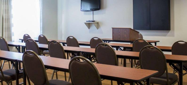 舒眠套房酒店芒兹维尔 - 惠灵(Sleep Inn & Suites Moundsville - Wheeling)图片