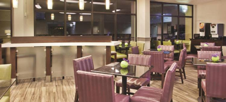 查尔斯顿河景拉昆塔温德姆套房酒店(La Quinta Inn & Suites by Wyndham Charleston Riverview)图片