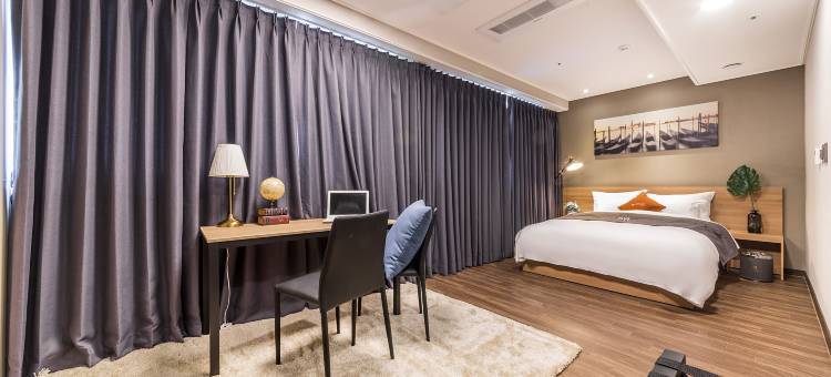 西湾滨海酒店(Western Bay Marina Hotel)图片