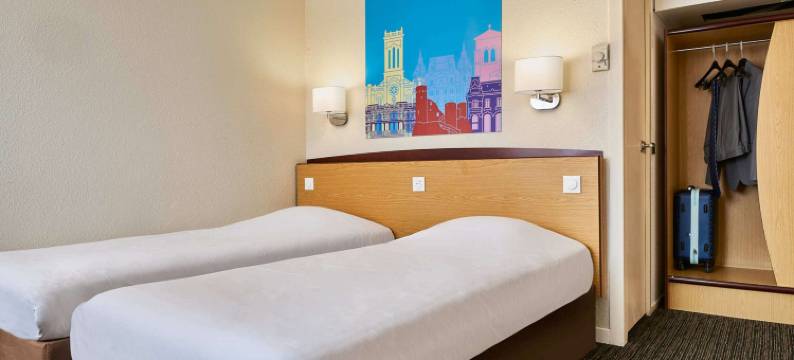 苏瓦松基里亚德直达酒店(Kyriad Direct Soissons)图片