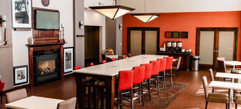 斯科茨布拉夫欢朋套房酒店及会议中心(Hampton Inn & Suites Scottsbluff-Conference Center)图片