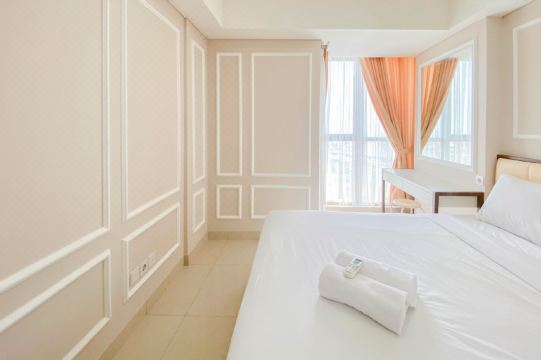 Well Furnished and Elegant 1Br Gold Coast Apartment by TravelioHotel Overview